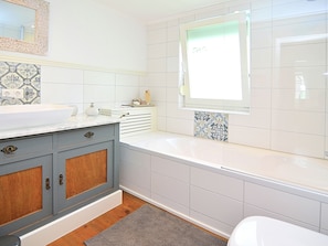 Bathroom - Cozy Holiday Home in Elleringhausen near Forest & Nightlife (Olsberg)