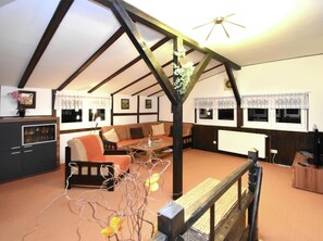 House | Dining