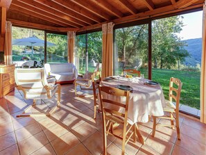 Dining - Detached Holiday Home in Connac With Shared Swimming Pool (Connac)