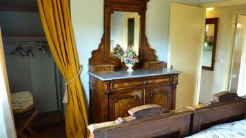 Rumah | 2 kamar tidur dan dilengkapi dengan perabotan berbeda-beda