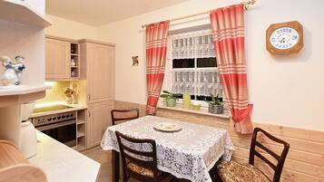 Apartment | Tempat makan