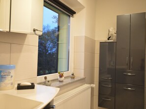 House | Bathroom - Modern Holiday Home in Hellenthal With Garden (Hellenthal)