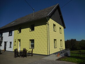Exterior - Modern Holiday Home in Hellenthal With Garden (Hellenthal)