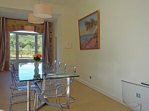 Dining - Perfect Detached House in the Vineyards at the Abbey of Fontfroide (Bizanet)