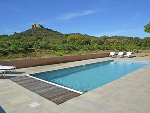 Outdoor pool - Perfect Detached House in the Vineyards at the Abbey of Fontfroide (Bizanet)