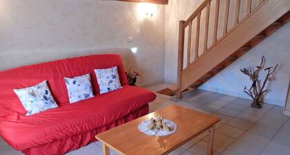 Spacious Holiday Home Near Forest in Esmoulières