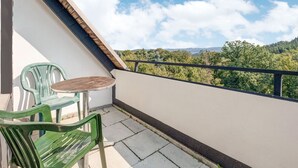 Balcony - Apartment in Wasserfall With Sauna, Garden, Terrace,pool,bbq (Bestwig)