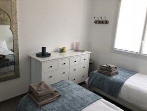 2 bedrooms, iron/ironing board, free WiFi
