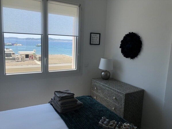 2 bedrooms, iron/ironing board, free WiFi
