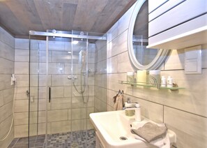 House | Bathroom