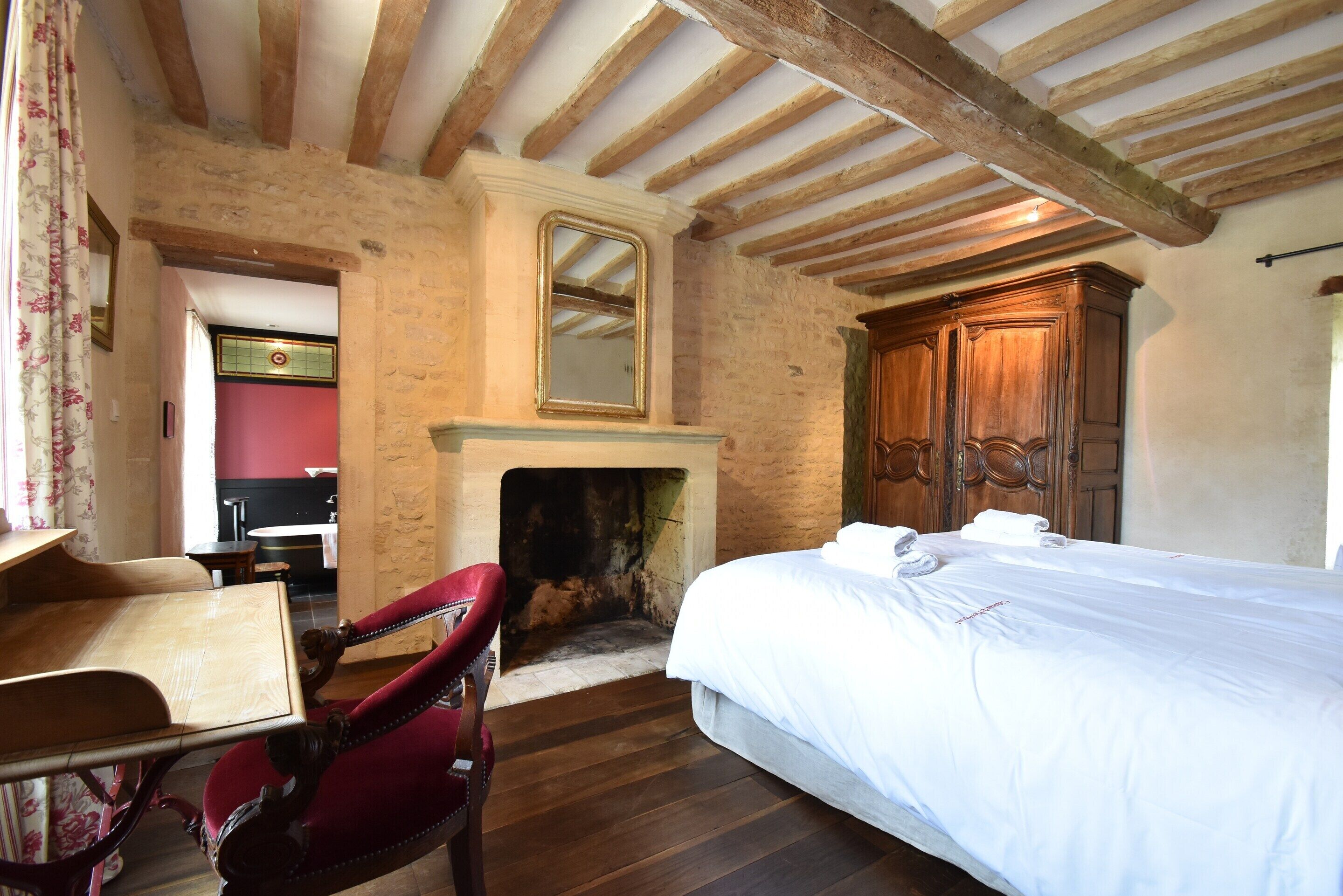 House | 3 bedrooms, individually furnished, bed sheets