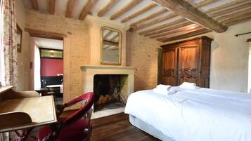 House | 3 bedrooms, individually furnished, bed sheets