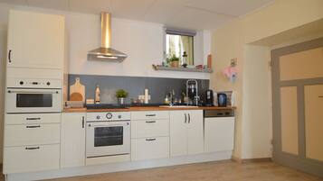 Ferienhaus | Eigene Küche | Kühlschrank, Hochstuhl