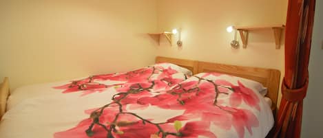 House | 2 bedrooms, individually furnished, bed sheets