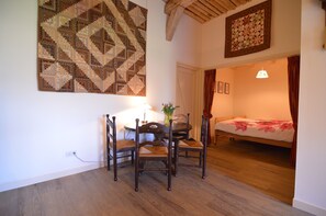 House | Dining