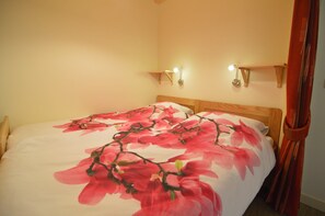 House | 2 bedrooms, individually furnished, bed sheets - Pet-friendly Getaway (Geesteren)