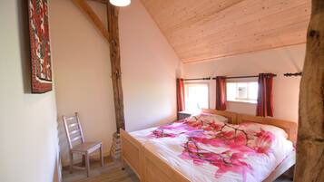 Huis | 2 slaapkamers, individueel gemeubileerd, beddengoed