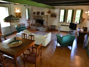 Living area - Villa With Garden and Splendid Panorama, Near the Coast (Santarcangelo di Romagna)