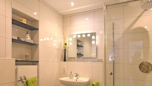 Apartment | Bathroom - Pretty Holiday Home With a Balcony Complete With Awning in Meschede in Northern Sauerland (Meschede)