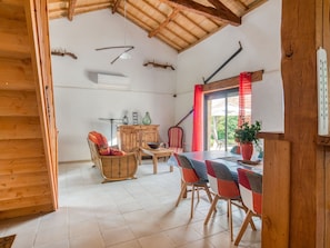 Dining - Cozy Holiday Home in Loubejac Near Forest (Loubejac)
