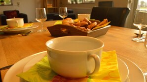 Dining - Cozy Holiday Home near Forest in Aalten (Aalten)