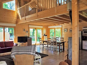 Dining - New Wooden House in a Quiet Location, Just a few Minutes From the River Lot (Mauroux)