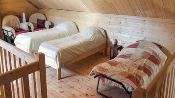 House | 1 bedroom, individually furnished, bed sheets