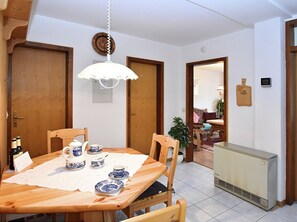Apartment | Dining