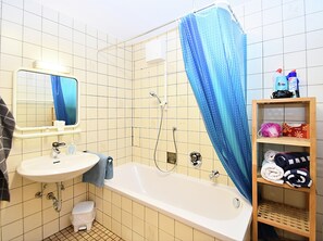 Apartment | Bathroom