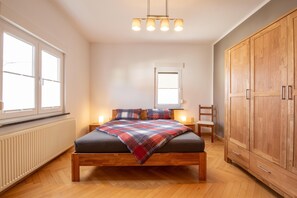 Apartemen | 2 kamar tidur dan dilengkapi dengan perabotan berbeda-beda