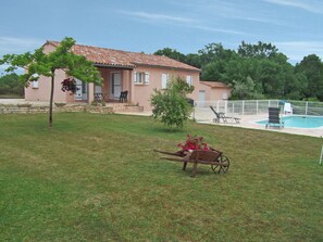 Villa | Exterior - Comfortable Villa With Swimming Pool (Saint-Victor-de-Malcap)