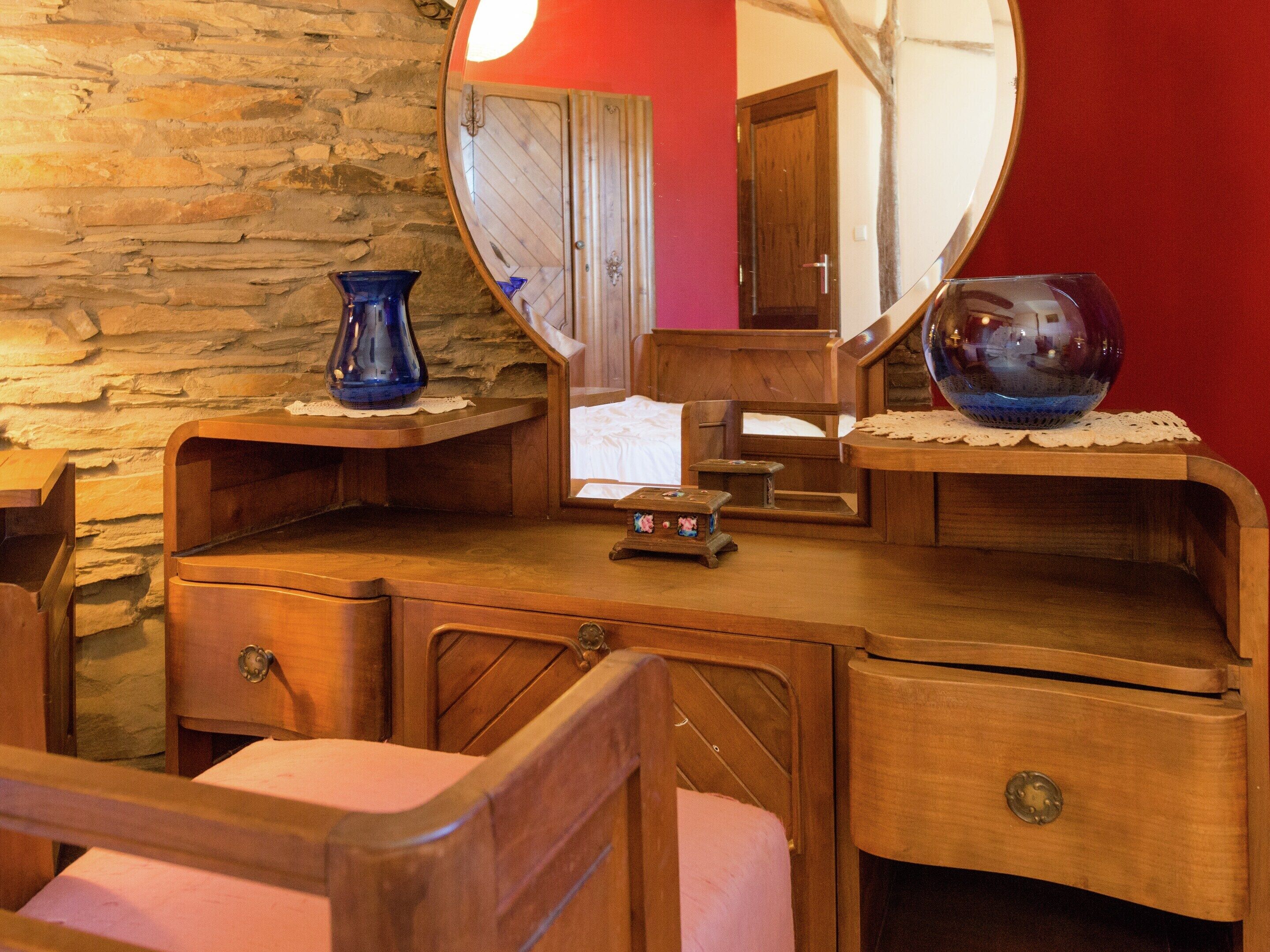 2 bedrooms, individually furnished, bed sheets