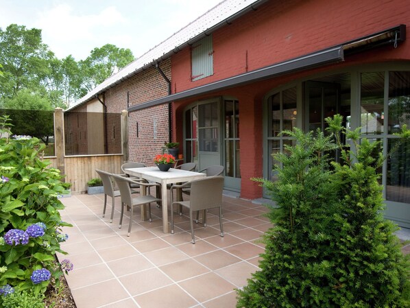 Balcony - Luxurious Holiday Home in Maldegem Near the Forest (Maldegem)