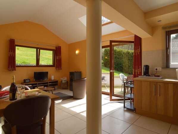 Private kitchen - Cozy Cottage in Aywaille With Valley View (Aywaille)