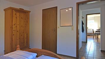 Apartment | 1 bedroom, individually furnished, bed sheets