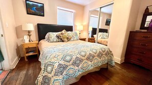 2 bedrooms, iron/ironing board, WiFi, bed sheets