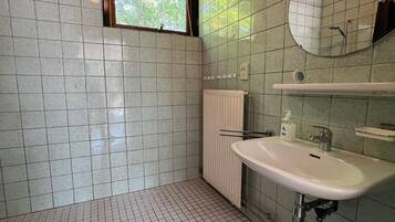 House | Bathroom