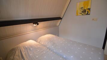 House | 3 bedrooms, individually furnished, bed sheets