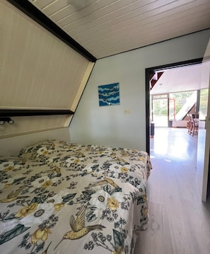 House | 3 bedrooms, individually furnished, bed sheets