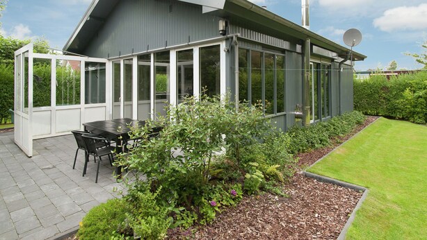 Property grounds - Modern Holiday Home in Julianadorp With Pool Near (Julianadorp)