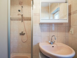 House | Bilik Mandi | Pancuran mandi 