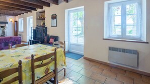 Dining - Spacious Holiday Home in Saint-nexans With Terrace (Saint-Nexans)