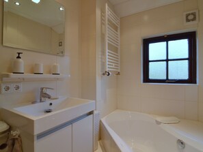Bathtub