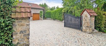 Charming Stay Near Forests