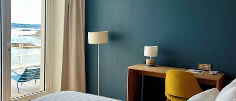 Comfort Double Room, Balcony | Minibar, in-room safe, individually decorated, individually furnished