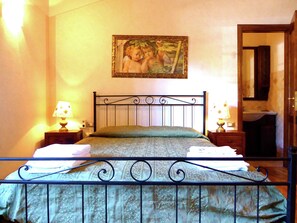 Casa | 2 habitaciones, muebles diferentes y ropa de cama 