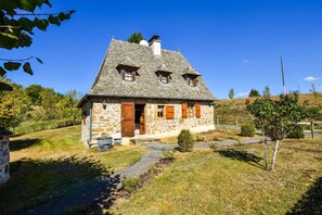 Exterior - Calvinet Retreat for Six Guests (Puycapel)