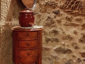 Interior detail - Calvinet Retreat for Six Guests (Puycapel)