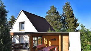 House | Balcony - Modern Holiday Home in Güntersberge With Fish Pond (Harzgerode)