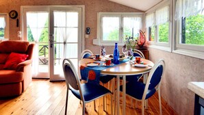 Dining - Holiday Home in La Roche-en-Ardenne near Forest (La Roche-en-Ardenne)